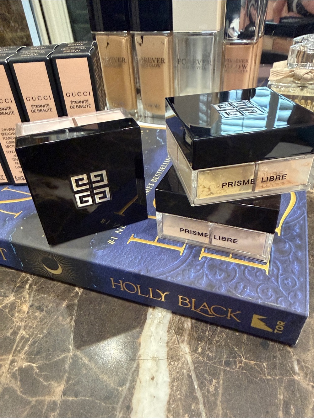 Viole Rose Givenchy Black & Gold Prisme Libre Decorative Stack
